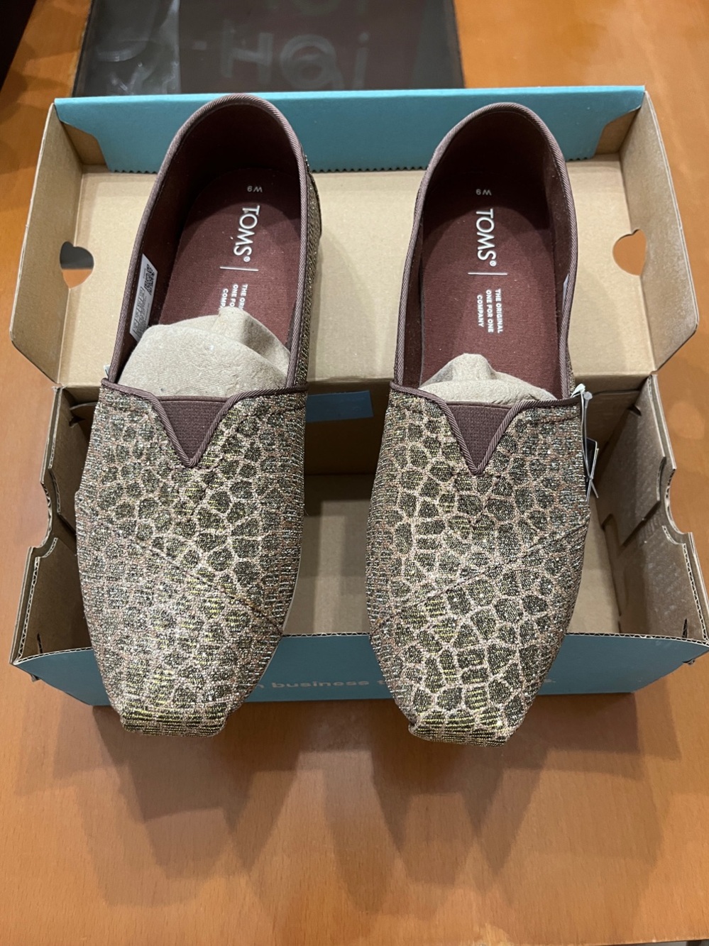 TOMS Wmn’s Bronze Animal Printed Glitter Alpargata (DISCONTINUED)
